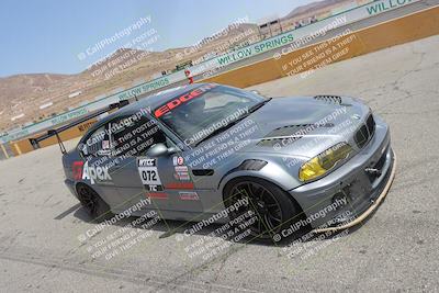 media/Jun-01-2025-CalClub SCCA (Sun) [[eae223c5dd]]/Around pit/